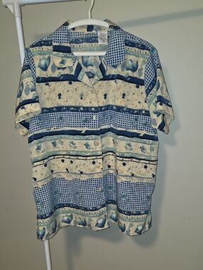 Button-Down Short Sleeve Shirt in Blue and Cream Floral Stripe